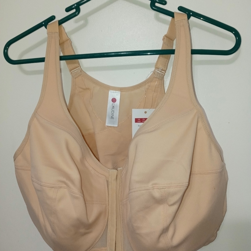 Laudine plus size 44D Full support bra Front Closure. Brand new